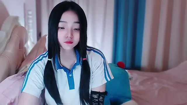 xiao-xiao-D online show from October 2025 04:44:02 AM