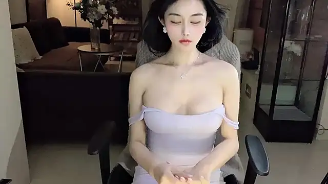 Snapshot of Irene--- chatting on February 2025 11:09:02 AM Irene--- online show from February 2025 11:09:02 AM