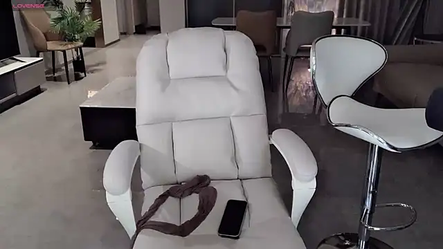 Snapshot of Irene--- chatting on March 2025 09:02:01 AM Irene--- online show from March 2025 09:02:01 AM