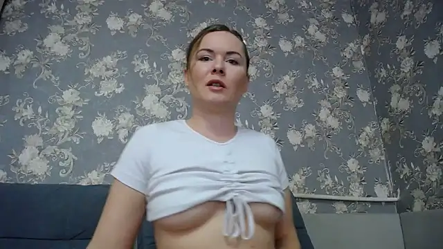 Snapshot of _Miss_Vanilla_ chatting on March 2025 07:15:01 AM Miss Vanilla online show from March 2025 07:15:01 AM