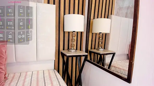 Samantha Good online show from November 2025 12:00:02 PM