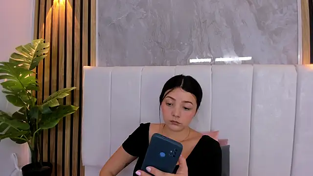 Samantha Good online show from June 2026 12:00:01 PM