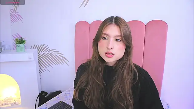 Snapshot of Daisha_Riley chatting on February 2025 12:22:01 PM Daisha Riley online show from February 2025 12:22:01 PM