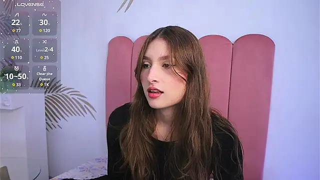 Snapshot of Daisha_Riley chatting on February 2025 12:23:02 PM Daisha Riley online show from February 2025 12:23:02 PM