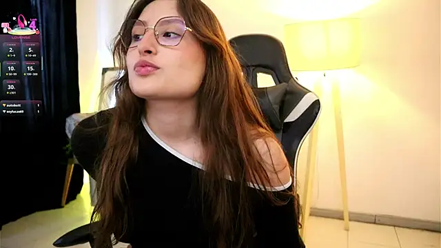 Snapshot of Daisha_Riley chatting on October 2025 03:53:01 PM Daisha Riley online show from October 2025 03:53:01 PM