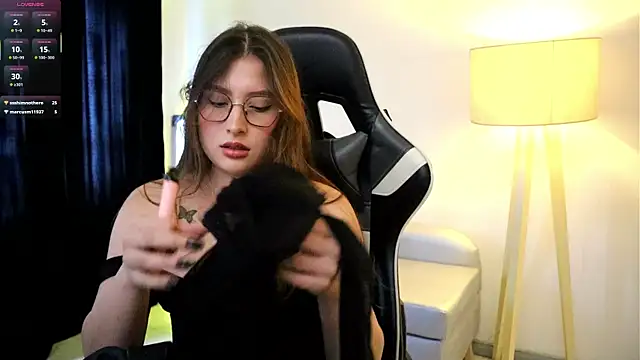 Snapshot of Daisha_Riley chatting on October 2025 07:58:02 PM Daisha Riley online show from October 2025 07:58:02 PM