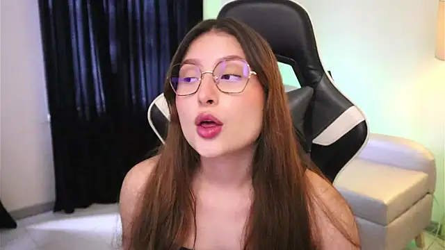 Snapshot of Daisha_Riley chatting on November 2025 02:29:02 PM Daisha Riley online show from November 2025 02:29:02 PM