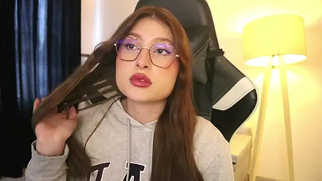 Snapshot of Daisha_Riley chatting on November 2025 02:38:01 PM Daisha Riley online show from November 2025 02:38:01 PM