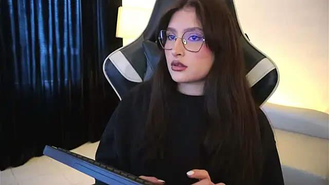 Snapshot of Daisha_Riley chatting on April 2026 01:05:02 PM Daisha Riley online show from April 2026 01:05:02 PM