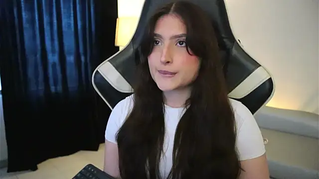 Snapshot of Daisha_Riley chatting on April 2026 12:54:02 PM Daisha Riley online show from April 2026 12:54:02 PM