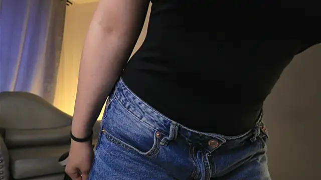 Daisha Riley online show from May 2026 04:04:02 PM