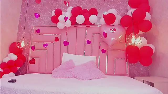 Snapshot of SEXY_HOTTIE__ chatting on February 2025 12:37:01 PM SEXY HOTTIE online show from February 2025 12:37:01 PM