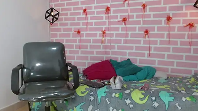 dani-lue online show from February 2025 12:27:02 PM