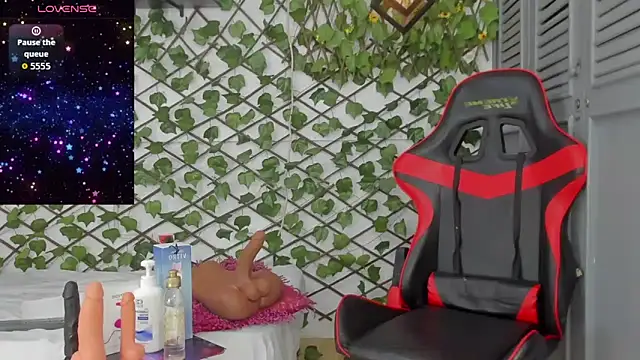 Snapshot of dani-lue chatting on November 2025 01:07:02 PM dani-lue online show from November 2025 01:07:02 PM