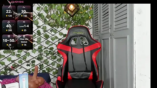 Snapshot of dani-lue chatting on November 2025 12:17:01 PM dani-lue online show from November 2025 12:17:01 PM