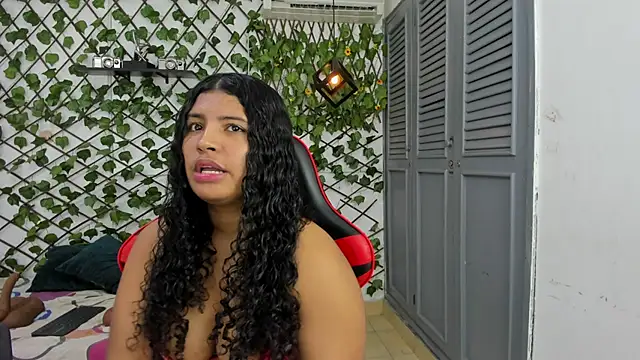 Snapshot of dani-lue chatting on January 2026 01:16:01 PM dani-lue online show from January 2026 01:16:01 PM