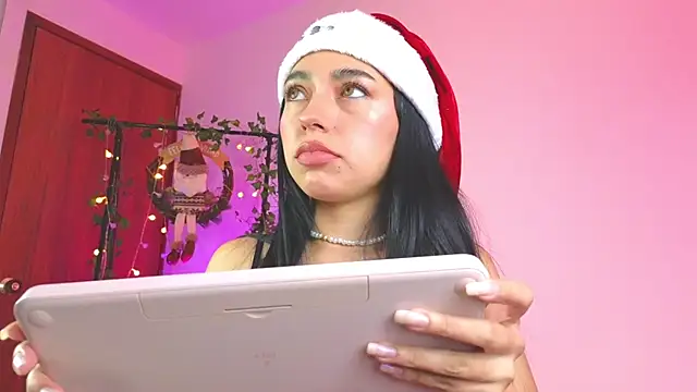 Snapshot of Sweet_Nyx chatting on December 2024 11:26:02 PM Sweet Nyx online show from December 2024 11:26:02 PM