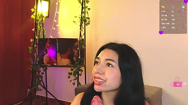 Snapshot of Sweet_Nyx chatting on February 2025 08:10:02 PM Sweet Nyx online show from February 2025 08:10:02 PM