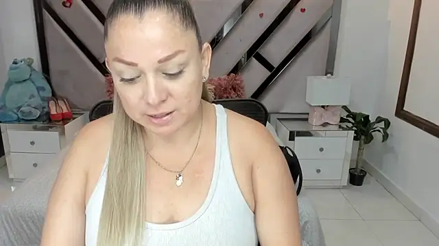 Snapshot of natalia5560 chatting on November 2025 01:22:01 PM natalia5560 online show from November 2025 01:22:01 PM