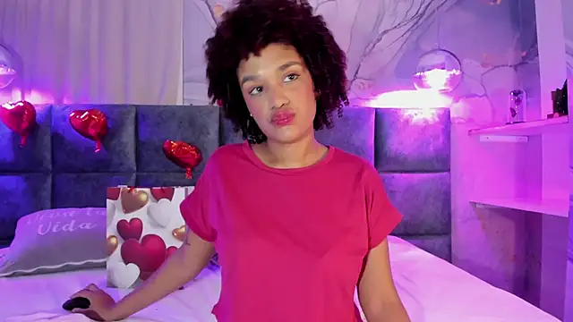 Snapshot of loladupont chatting on February 2025 11:34:02 AM loladupont online show from February 2025 11:34:02 AM