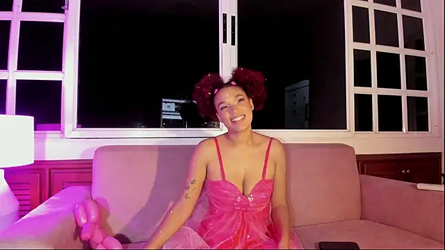 Snapshot of loladupont chatting on September 2025 03:06:02 AM loladupont online show from September 2025 03:06:02 AM