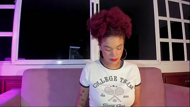 Snapshot of loladupont chatting on September 2025 03:06:02 AM loladupont online show from September 2025 03:06:02 AM