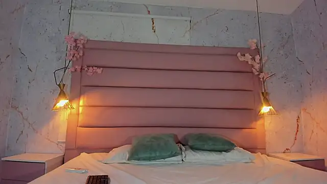 Snapshot of loladupont chatting on October 2025 03:05:01 AM loladupont online show from October 2025 03:05:01 AM