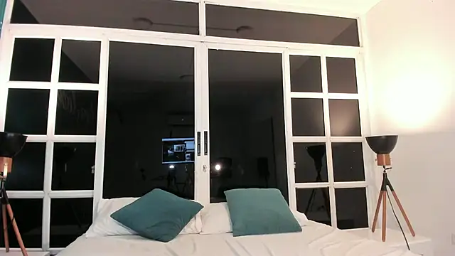 Snapshot of loladupont chatting on November 2025 11:04:02 PM loladupont online show from November 2025 11:04:02 PM