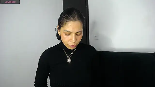 AbrilSonne online show from September 2025 01:05:02 AM