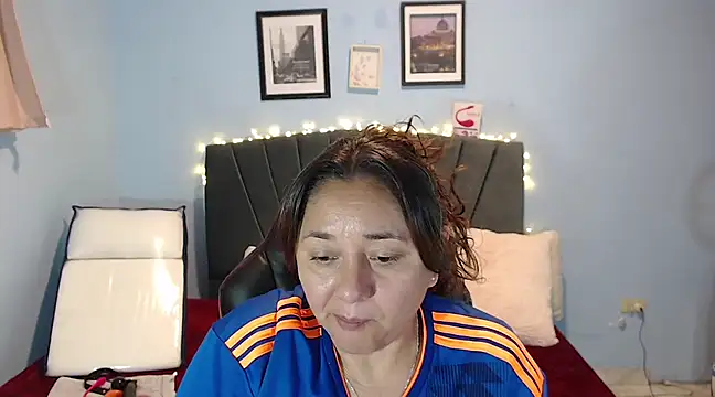 Snapshot of AngelRouss chatting on February 2025 02:10:01 PM AngelRouss online show from February 2025 02:10:01 PM