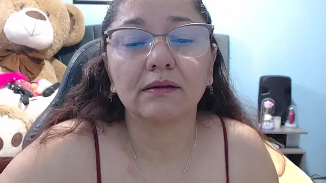 Snapshot of AngelRouss chatting on January 2026 01:59:02 PM AngelRouss online show from January 2026 01:59:02 PM