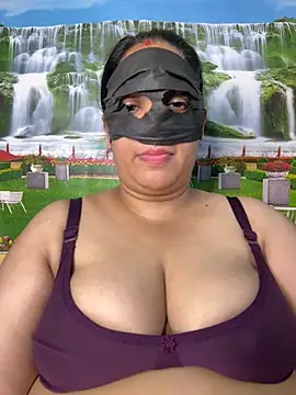 Snapshot of FlatVincy4 chatting on September 2025 04:06:02 PM FlatVincy4 online show from September 2025 04:06:02 PM