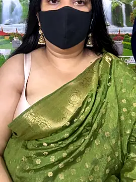 Snapshot of FlatVincy4 chatting on September 2025 05:07:02 AM FlatVincy4 online show from September 2025 05:07:02 AM