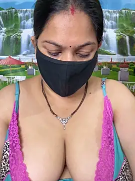 Snapshot of FlatVincy4 chatting on September 2025 07:10:01 AM FlatVincy4 online show from September 2025 07:10:01 AM