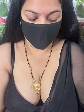 Snapshot of FlatVincy4 chatting on October 2025 04:42:01 AM FlatVincy4 online show from October 2025 04:42:01 AM