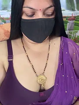 Snapshot of FlatVincy4 chatting on October 2025 04:18:02 AM FlatVincy4 online show from October 2025 04:18:02 AM