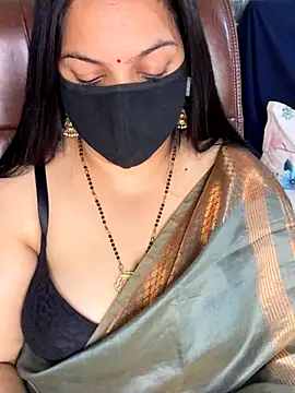 FlatVincy4 online show from November 2025 03:34:01 PM