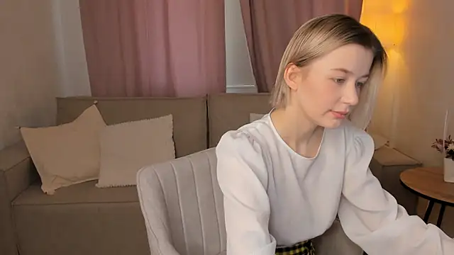 LucyLure online show from February 2025 10:08:02 AM