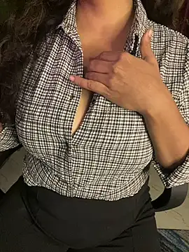 hot menka online show from January 2025 04:18:02 PM