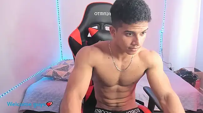 Snapshot of oliver_thompsson7 chatting on December 2024 04:57:01 PM oliver thompsson7 online show from December 2024 04:57:01 PM