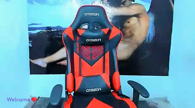 Snapshot of oliver_thompsson7 chatting on December 2024 09:42:02 PM oliver thompsson7 online show from December 2024 09:42:02 PM