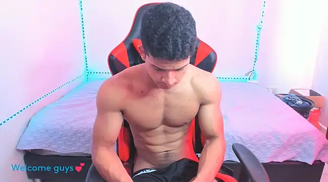 Snapshot of oliver_thompsson7 chatting on January 2025 05:42:02 PM oliver thompsson7 online show from January 2025 05:42:02 PM