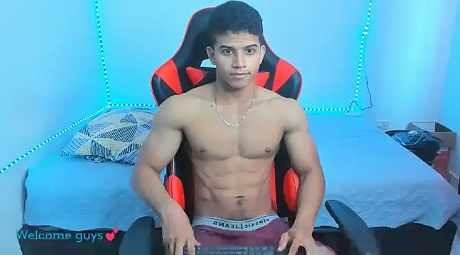 Snapshot of oliver_thompsson7 chatting on January 2025 01:56:01 PM oliver thompsson7 online show from January 2025 01:56:01 PM