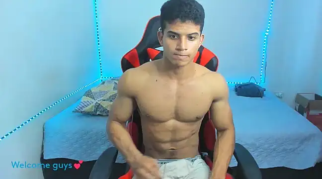 Snapshot of oliver_thompsson7 chatting on January 2025 10:29:02 PM oliver thompsson7 online show from January 2025 10:29:02 PM