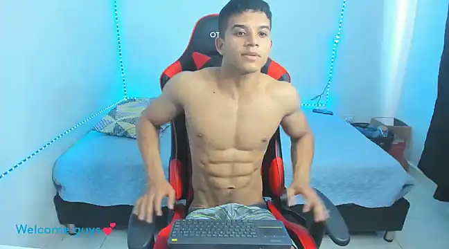 Snapshot of oliver_thompsson7 chatting on January 2025 07:35:01 PM oliver thompsson7 online show from January 2025 07:35:01 PM