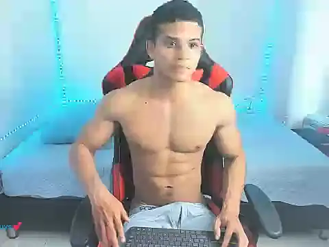 oliver thompsson7 online show from April 2026 07:15:01 PM