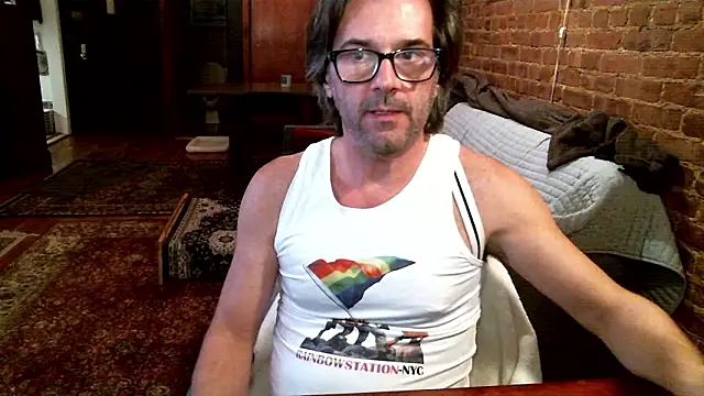 Snapshot of Johnny_Bottoms chatting on March 2026 12:18:01 AM Johnny Bottoms online show from March 2026 12:18:01 AM