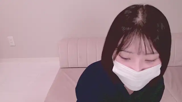 Snapshot of UYU_man chatting on February 2025 03:07:01 PM UYU man online show from February 2025 03:07:01 PM