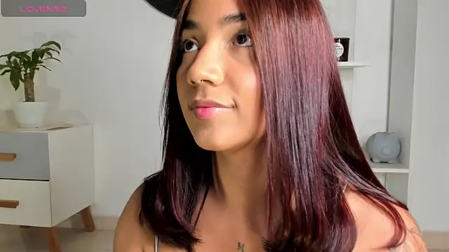 Snapshot of martina_roldam chatting on December 2024 11:38:02 PM martina roldam online show from December 2024 11:38:02 PM