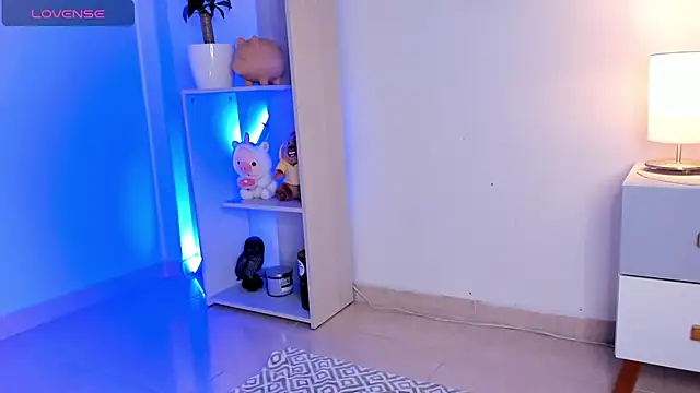 Snapshot of martina_roldam chatting on January 2025 11:43:01 PM martina roldam online show from January 2025 11:43:01 PM